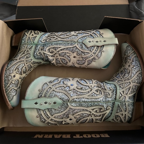 Ladies Corral Boots - Picture 2 of 3